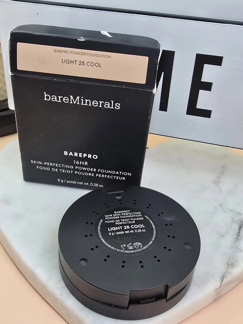 bareMinerals BAREPRO Powder Foundation — Light 25 Cool (Beige Tone)